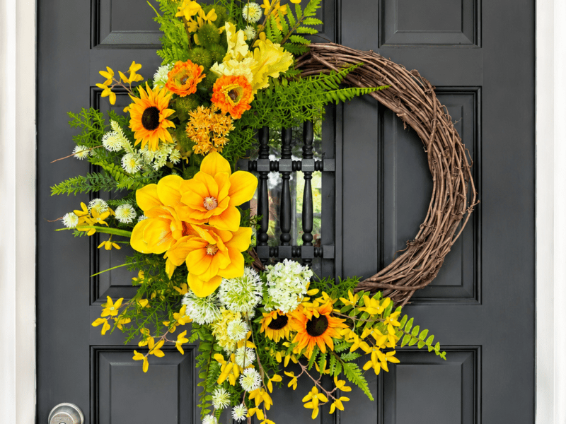 Multi-directional wreath